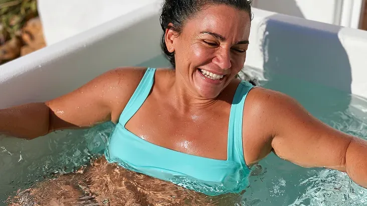 Cold Plunge Benefits and How To Do It Safely
